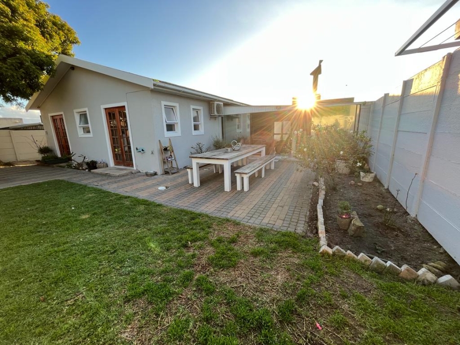 To Let 5 Bedroom Property for Rent in Richwood Western Cape